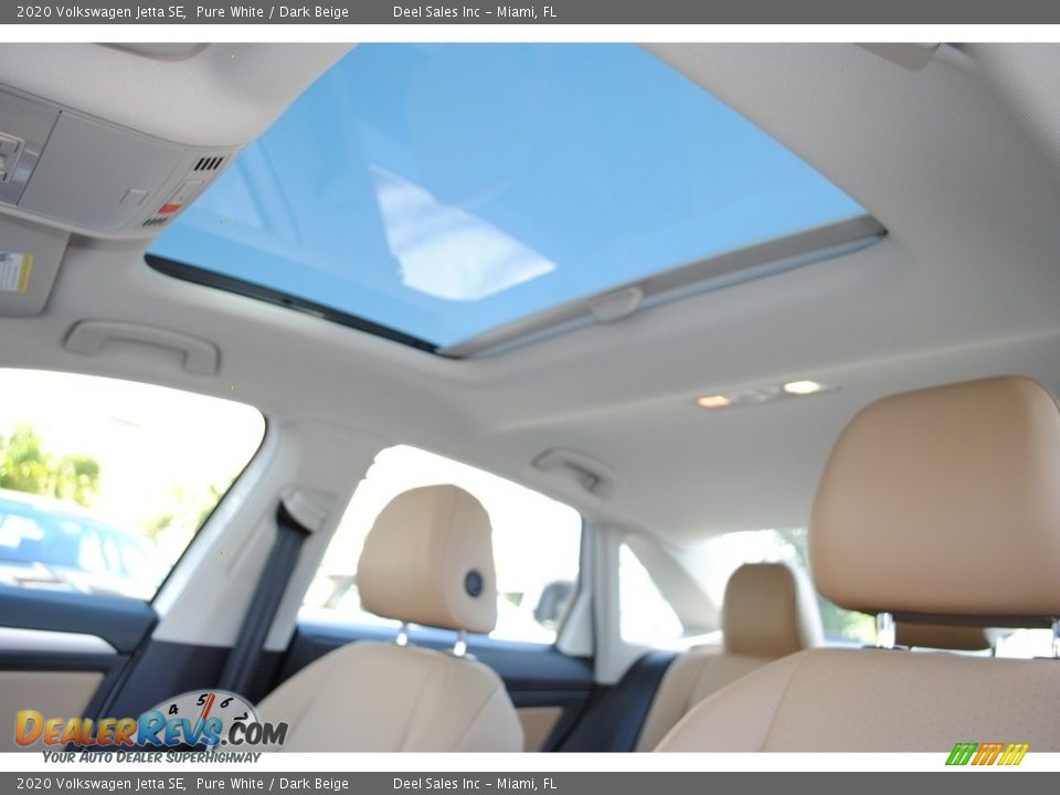 Sunroof of 2020 Volkswagen Jetta SE Photo #15