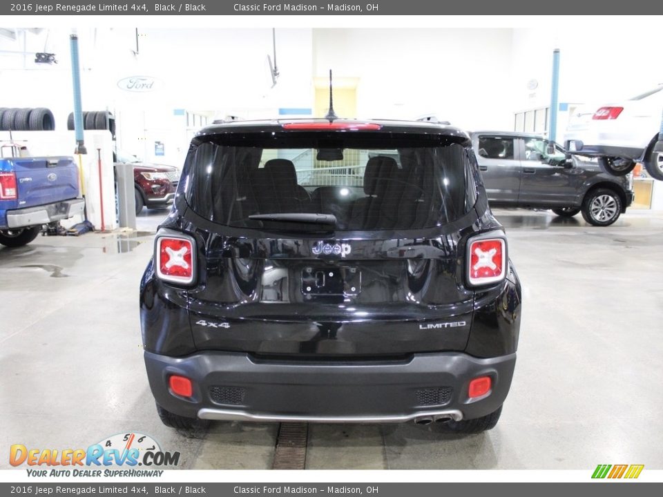 2016 Jeep Renegade Limited 4x4 Black / Black Photo #7