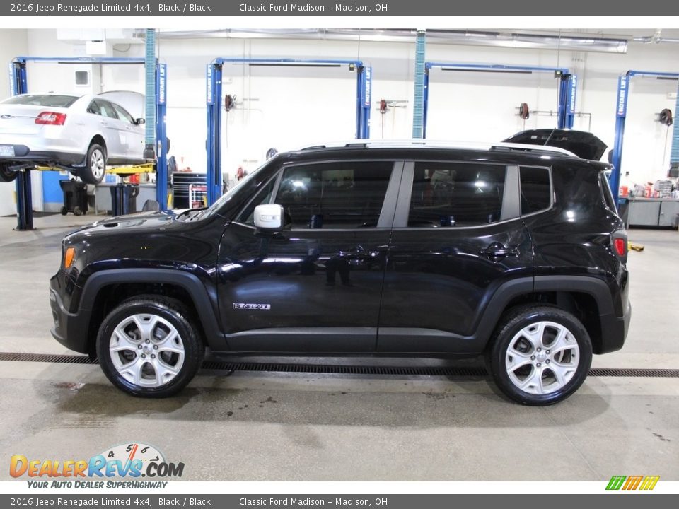 2016 Jeep Renegade Limited 4x4 Black / Black Photo #8