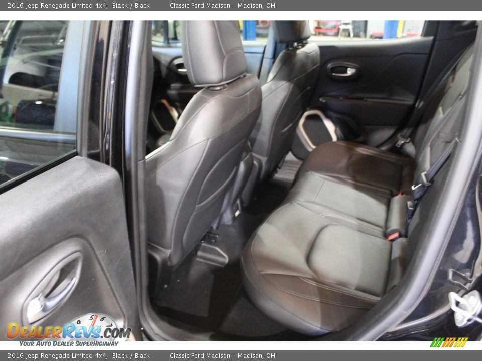 2016 Jeep Renegade Limited 4x4 Black / Black Photo #12