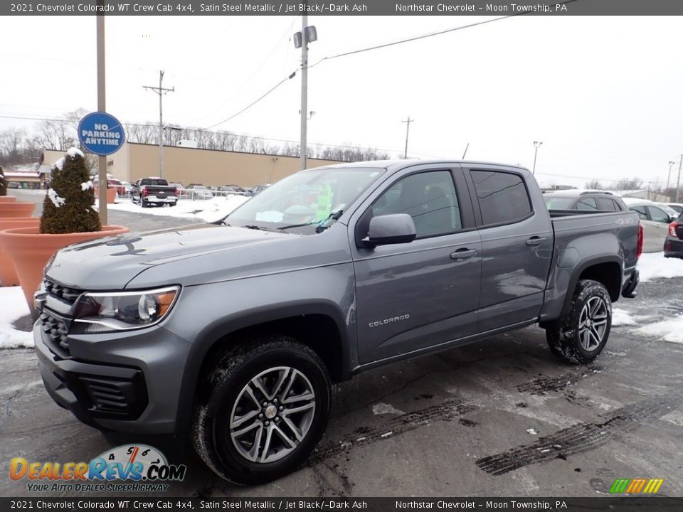 Front 3/4 View of 2021 Chevrolet Colorado WT Crew Cab 4x4 Photo #1