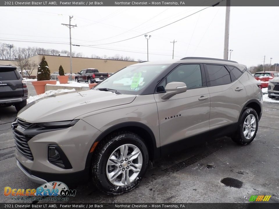 Front 3/4 View of 2021 Chevrolet Blazer LT AWD Photo #1