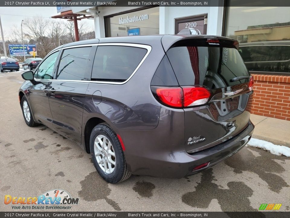 2017 Chrysler Pacifica LX Granite Crystal Metallic / Black/Alloy Photo #28