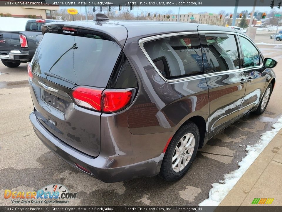 2017 Chrysler Pacifica LX Granite Crystal Metallic / Black/Alloy Photo #35