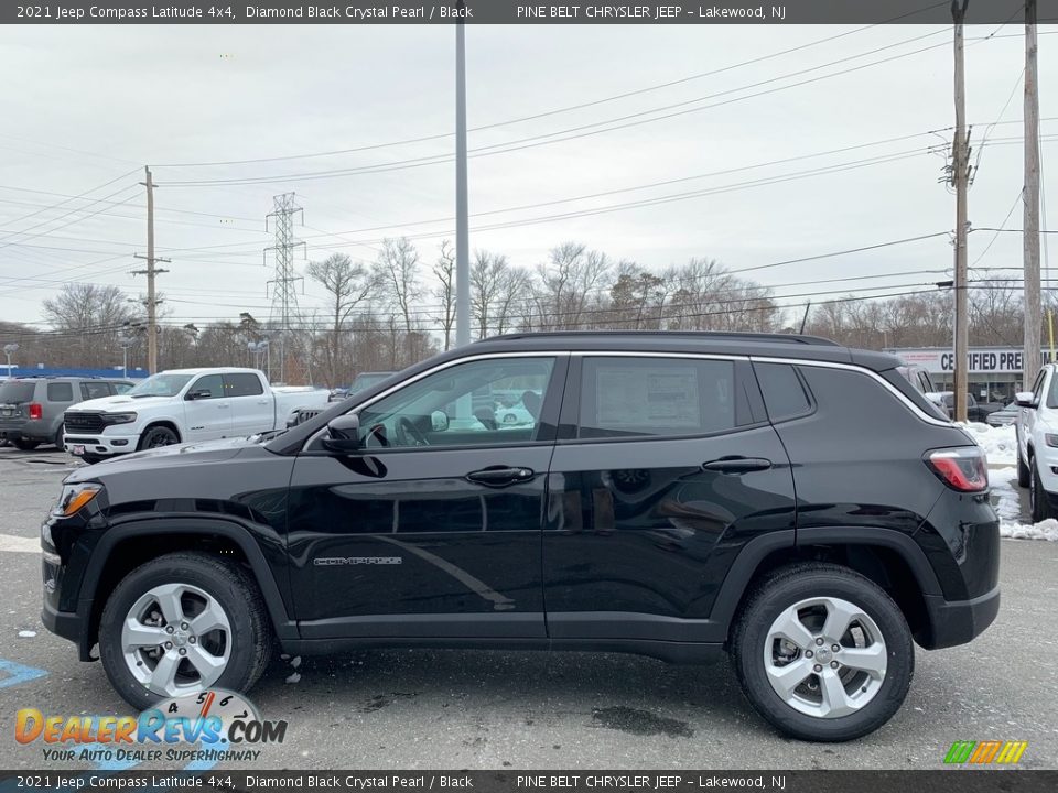 2021 Jeep Compass Latitude 4x4 Diamond Black Crystal Pearl / Black Photo #4