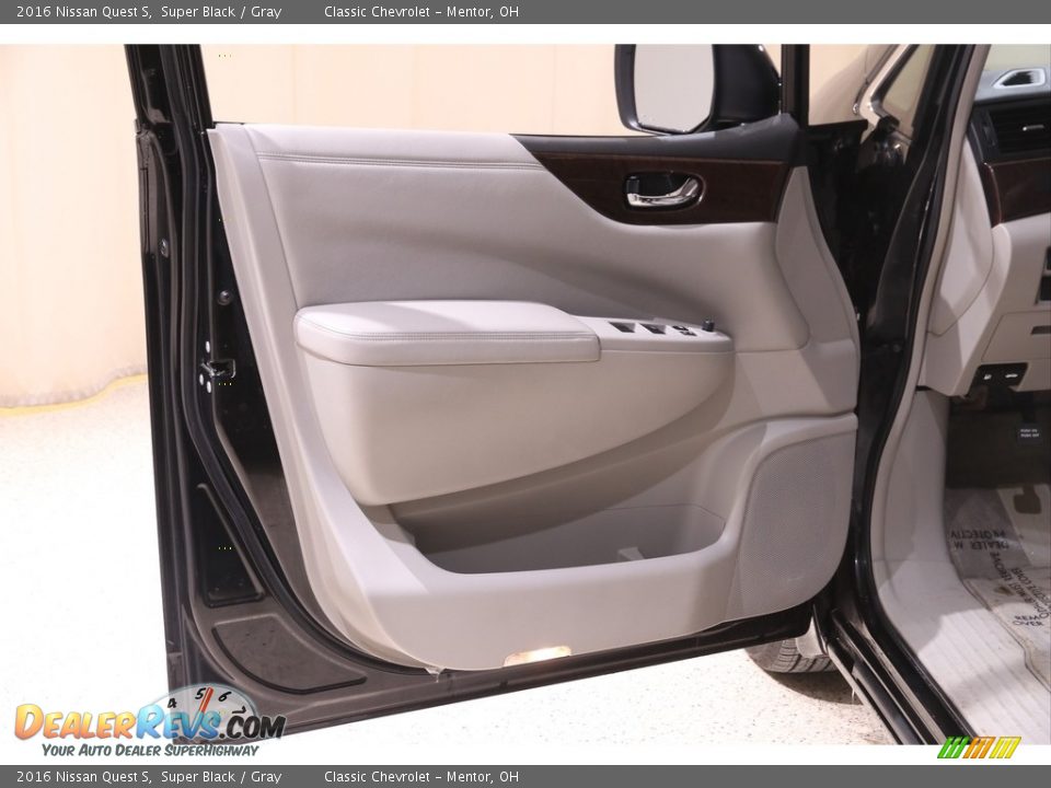 Door Panel of 2016 Nissan Quest S Photo #4