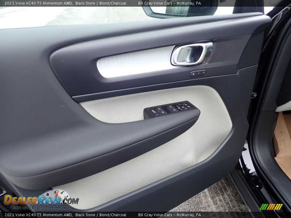 2021 Volvo XC40 T5 Momentum AWD Black Stone / Blond/Charcoal Photo #10