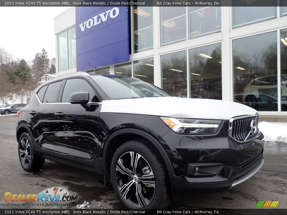 Front 3/4 View of 2021 Volvo XC40 T5 Inscription AWD Photo #1