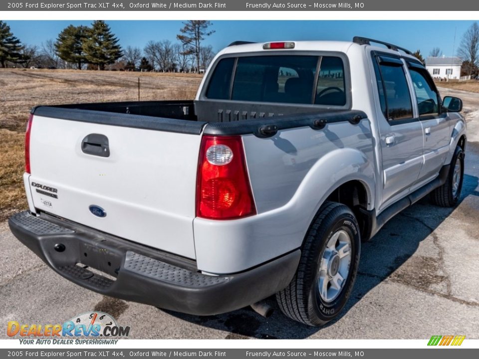 2005 Ford Explorer Sport Trac XLT 4x4 Oxford White / Medium Dark Flint Photo #4