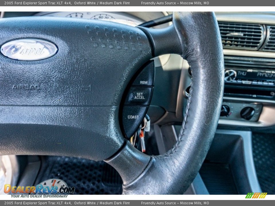 2005 Ford Explorer Sport Trac XLT 4x4 Oxford White / Medium Dark Flint Photo #34