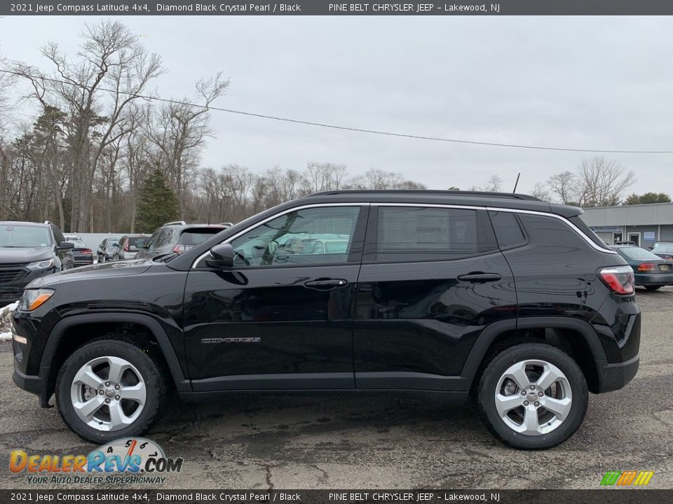 2021 Jeep Compass Latitude 4x4 Diamond Black Crystal Pearl / Black Photo #4