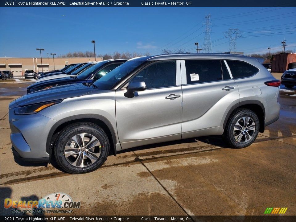 2021 Toyota Highlander XLE AWD Celestial Silver Metallic / Graphite Photo #1