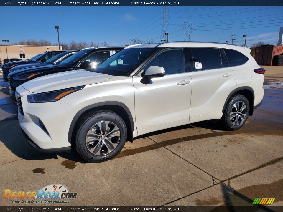 Blizzard White Pearl 2021 Toyota Highlander XLE AWD Photo #1