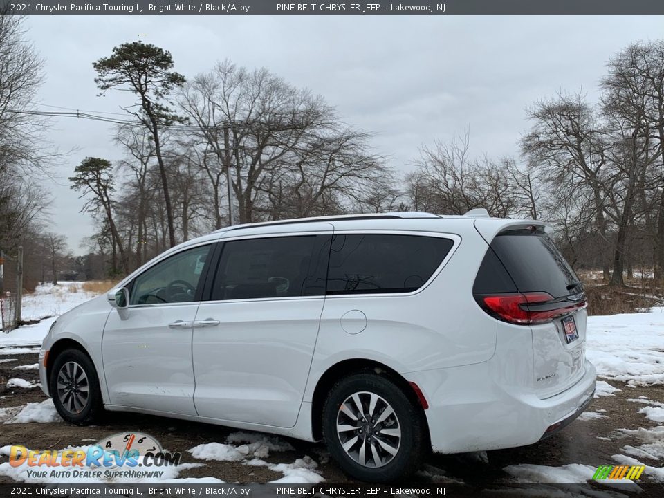 2021 Chrysler Pacifica Touring L Bright White / Black/Alloy Photo #6