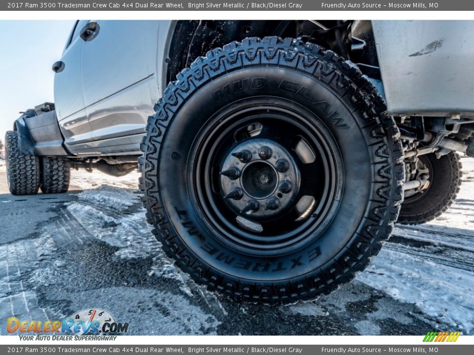 2017 Ram 3500 Tradesman Crew Cab 4x4 Dual Rear Wheel Bright Silver Metallic / Black/Diesel Gray Photo #9