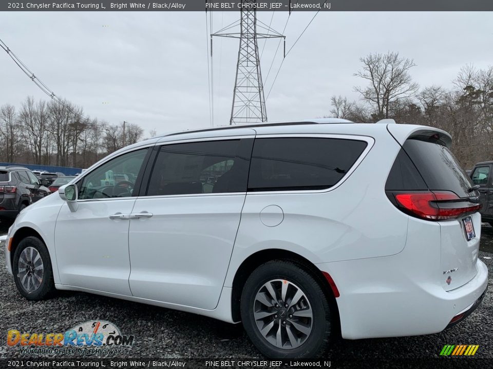 2021 Chrysler Pacifica Touring L Bright White / Black/Alloy Photo #6