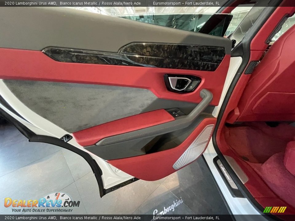 Door Panel of 2020 Lamborghini Urus AWD Photo #2