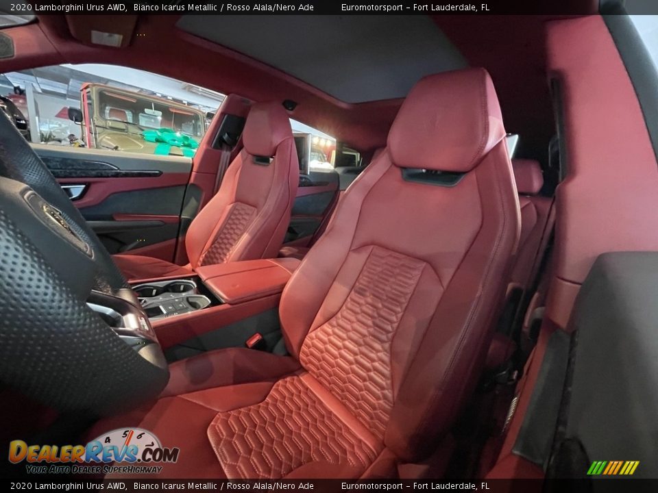 Front Seat of 2020 Lamborghini Urus AWD Photo #4