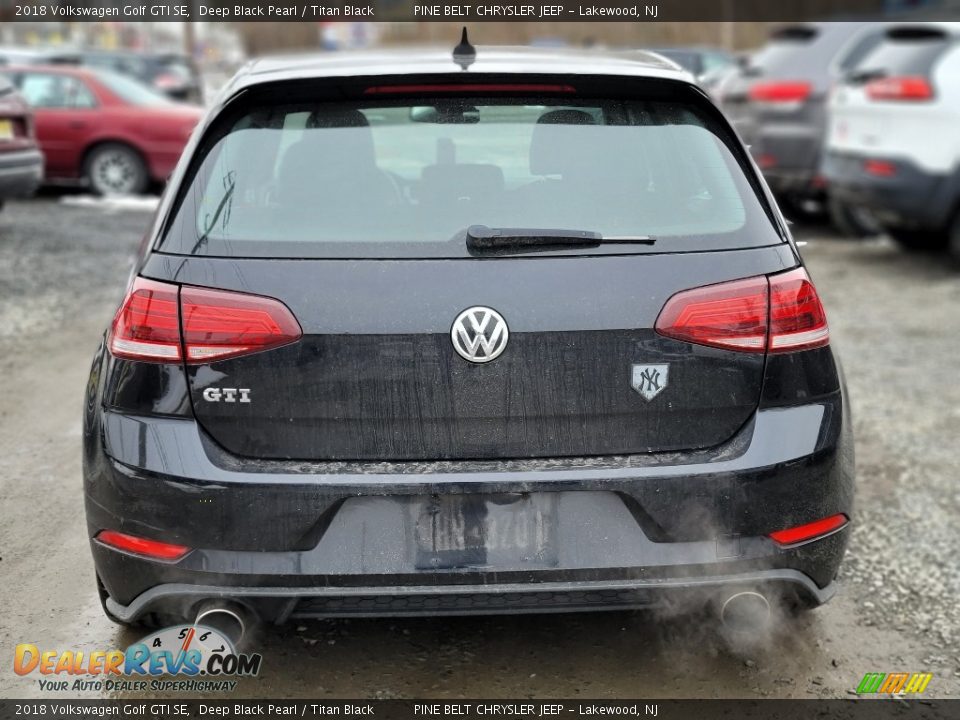 2018 Volkswagen Golf GTI SE Deep Black Pearl / Titan Black Photo #4