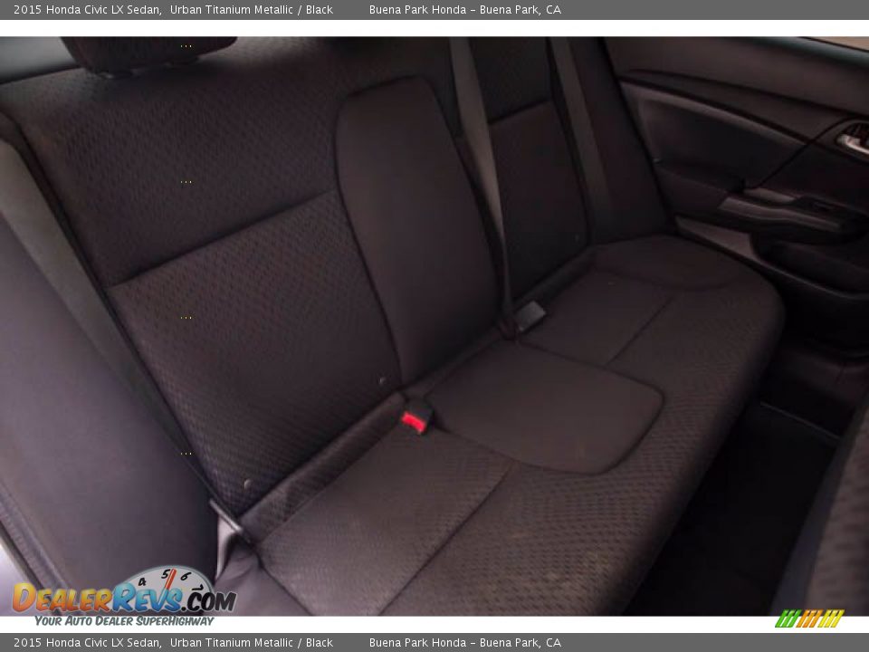 2015 Honda Civic LX Sedan Urban Titanium Metallic / Black Photo #20