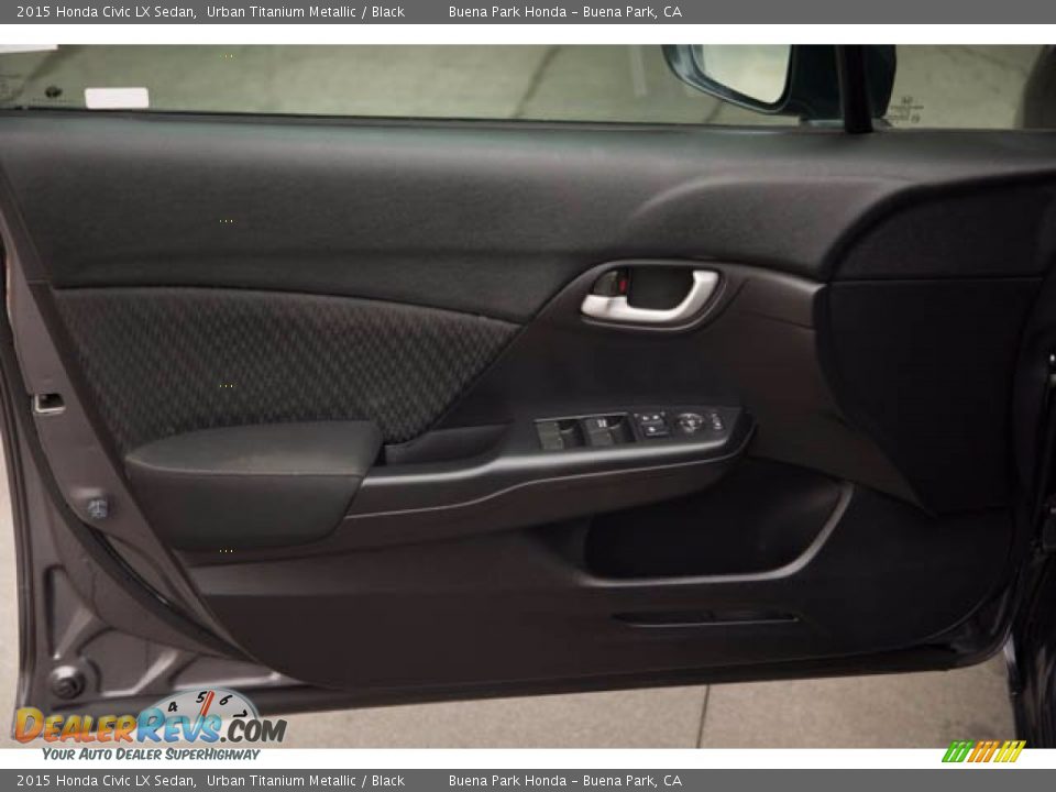 2015 Honda Civic LX Sedan Urban Titanium Metallic / Black Photo #26
