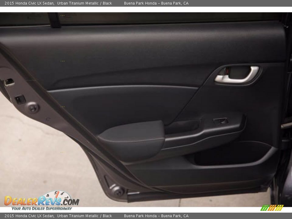 2015 Honda Civic LX Sedan Urban Titanium Metallic / Black Photo #28