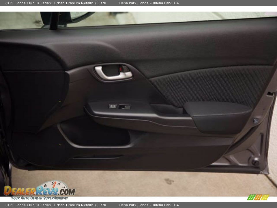 2015 Honda Civic LX Sedan Urban Titanium Metallic / Black Photo #30