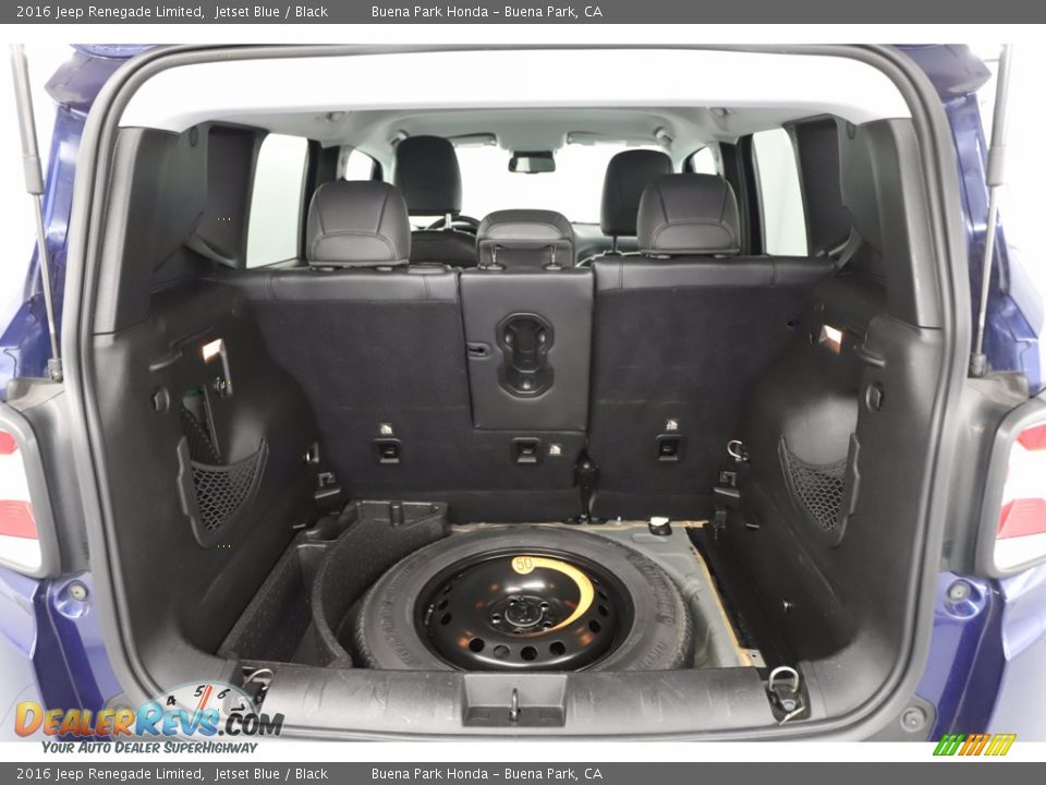 2016 Jeep Renegade Limited Trunk Photo #8