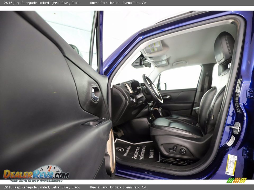 Front Seat of 2016 Jeep Renegade Limited Photo #21