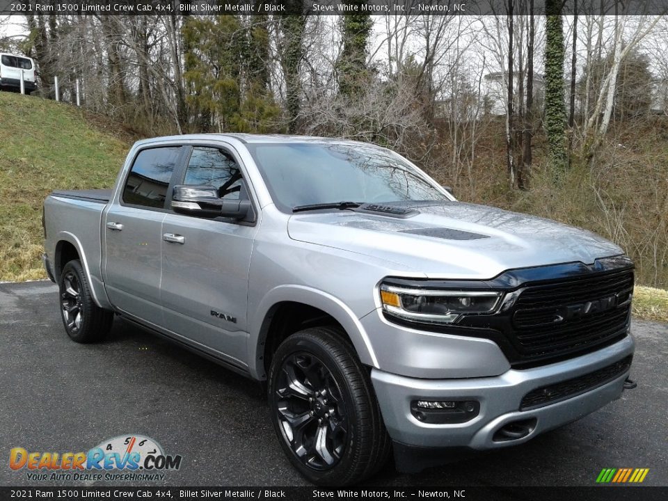 Front 3/4 View of 2021 Ram 1500 Limited Crew Cab 4x4 Photo #6