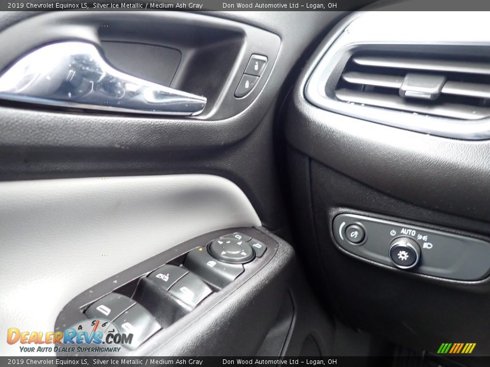 2019 Chevrolet Equinox LS Silver Ice Metallic / Medium Ash Gray Photo #26