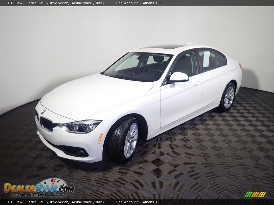 2018 BMW 3 Series 320i xDrive Sedan Alpine White / Black Photo #10