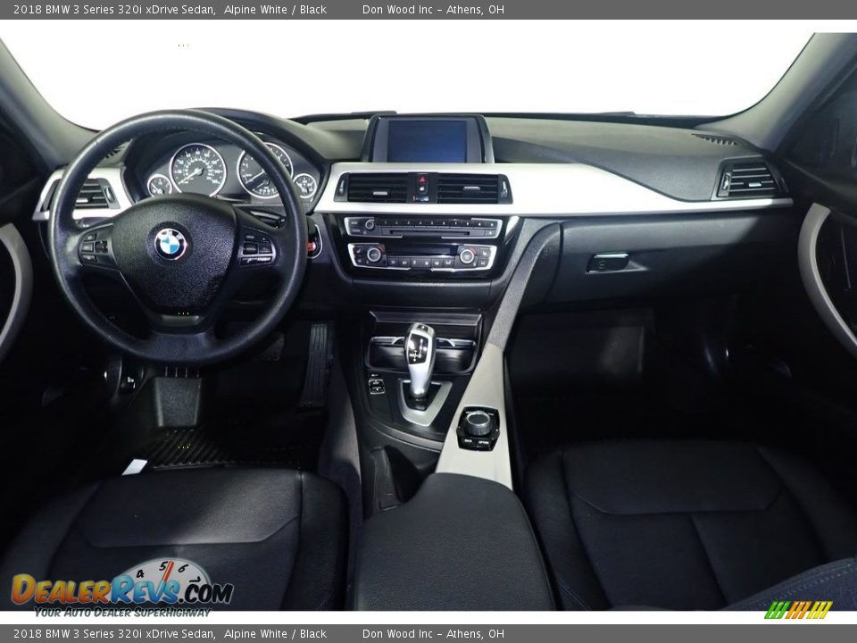 2018 BMW 3 Series 320i xDrive Sedan Alpine White / Black Photo #25