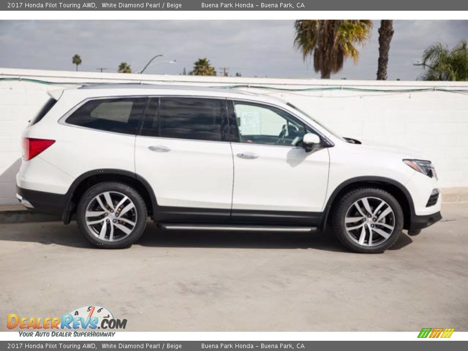 2017 Honda Pilot Touring AWD White Diamond Pearl / Beige Photo #12