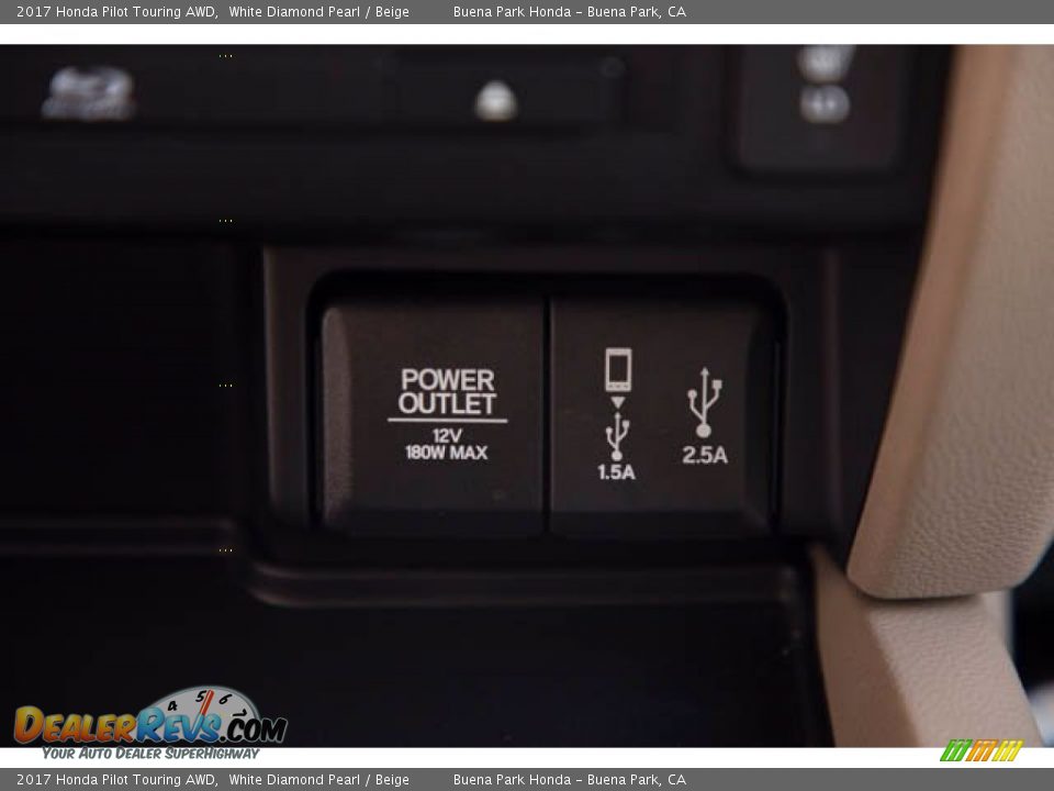 2017 Honda Pilot Touring AWD White Diamond Pearl / Beige Photo #15