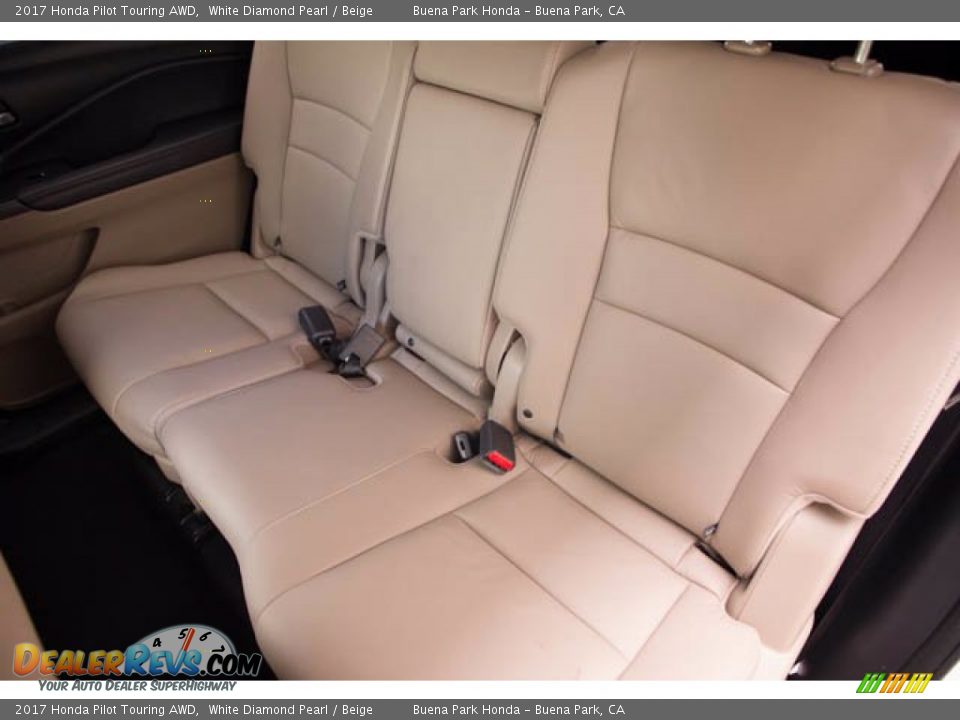 2017 Honda Pilot Touring AWD White Diamond Pearl / Beige Photo #19