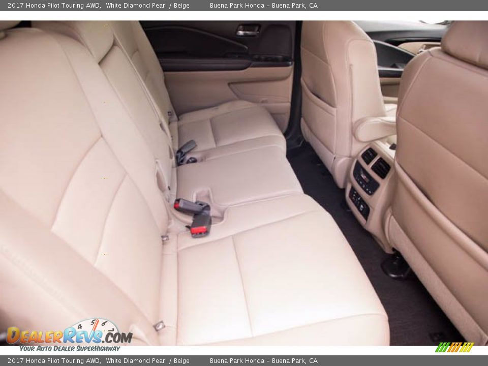 2017 Honda Pilot Touring AWD White Diamond Pearl / Beige Photo #23