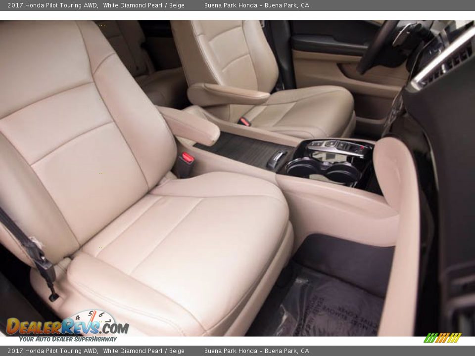 2017 Honda Pilot Touring AWD White Diamond Pearl / Beige Photo #26