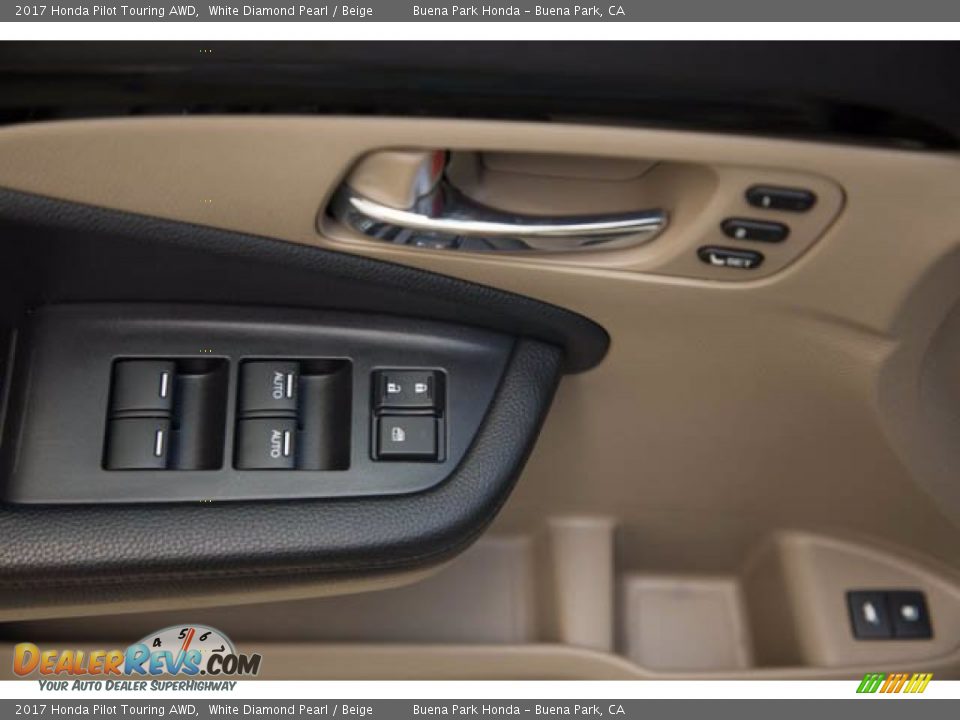 2017 Honda Pilot Touring AWD White Diamond Pearl / Beige Photo #33