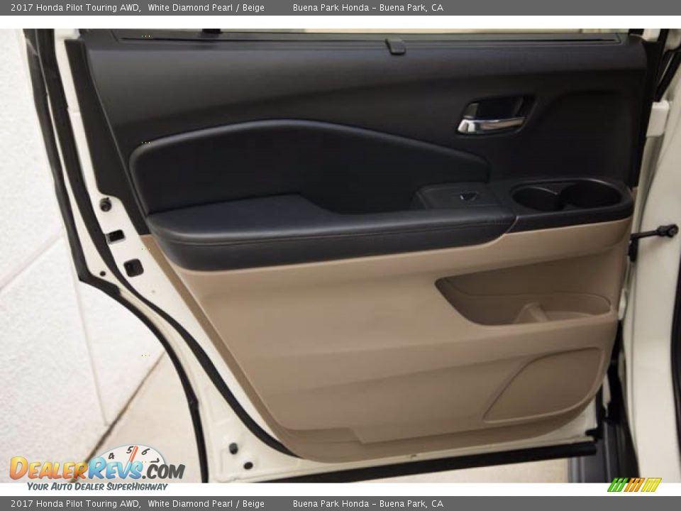 2017 Honda Pilot Touring AWD White Diamond Pearl / Beige Photo #34