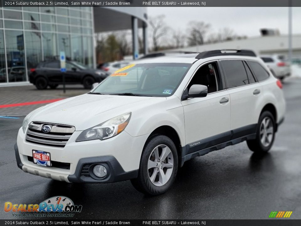 Front 3/4 View of 2014 Subaru Outback 2.5i Limited Photo #15