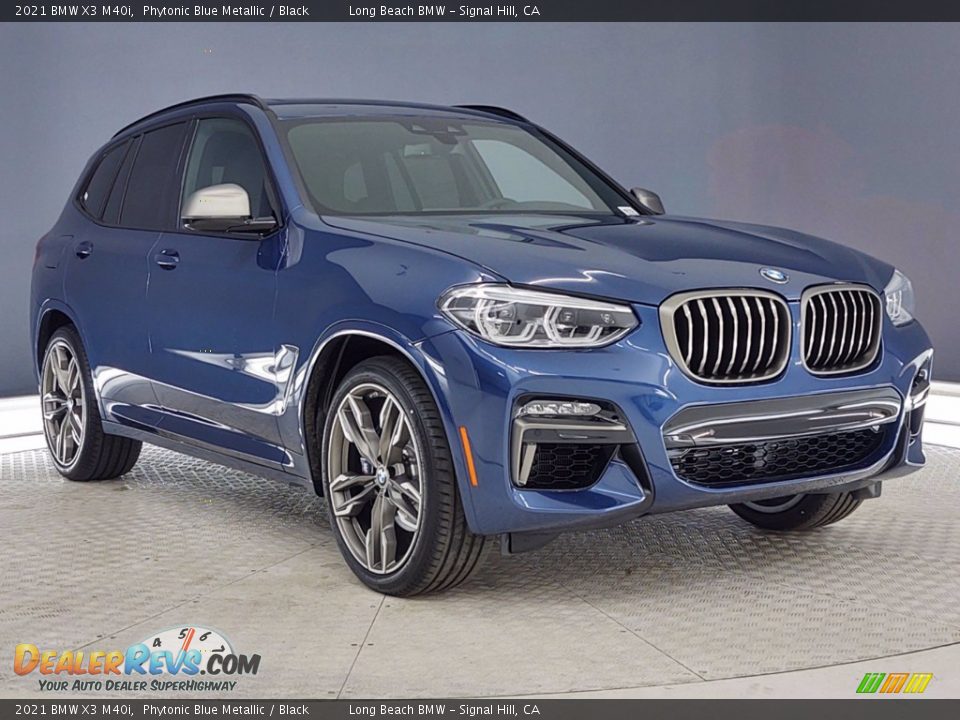 Front 3/4 View of 2021 BMW X3 M40i Photo #27