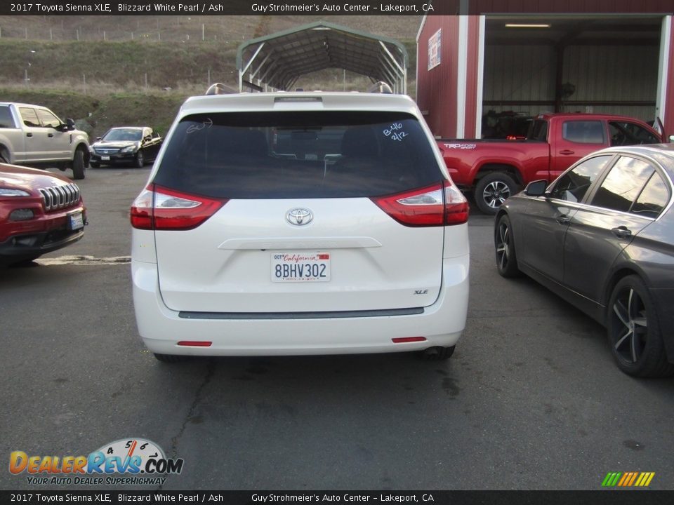 2017 Toyota Sienna XLE Blizzard White Pearl / Ash Photo #2