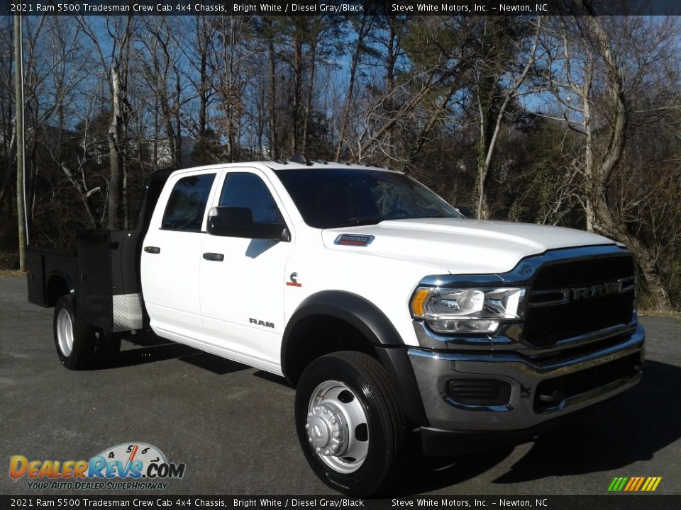 2021 Ram 5500 Tradesman Crew Cab 4x4 Chassis Bright White / Diesel Gray/Black Photo #4