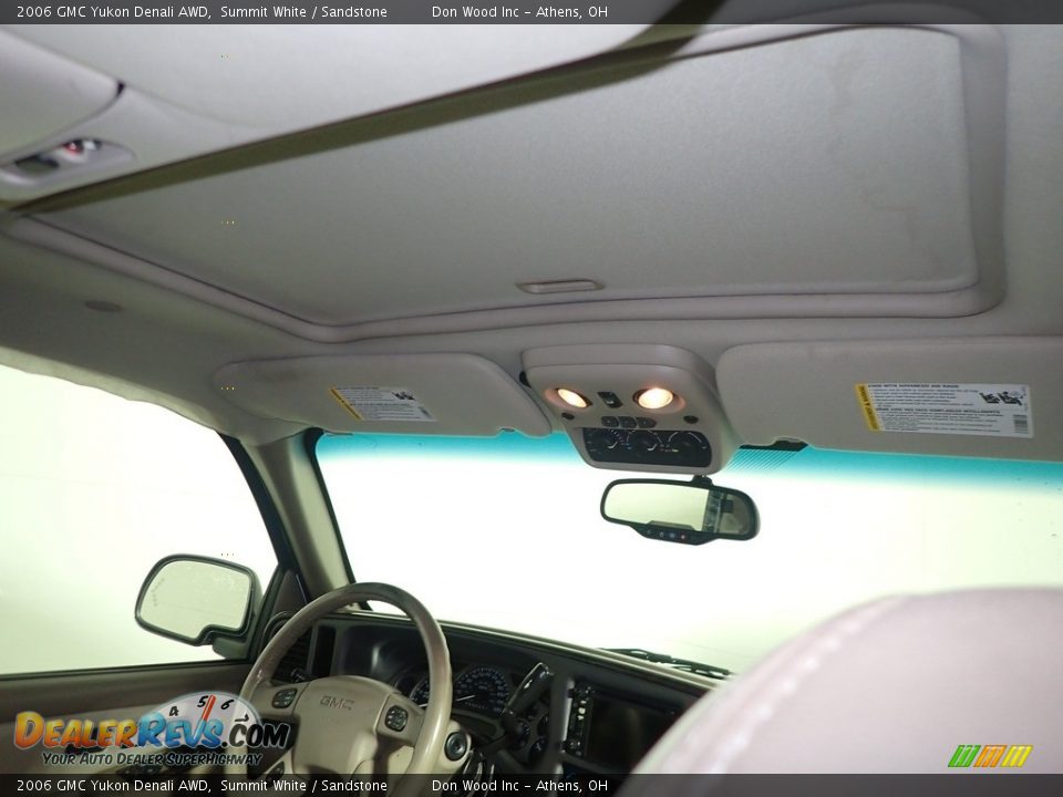 2006 GMC Yukon Denali AWD Summit White / Sandstone Photo #2