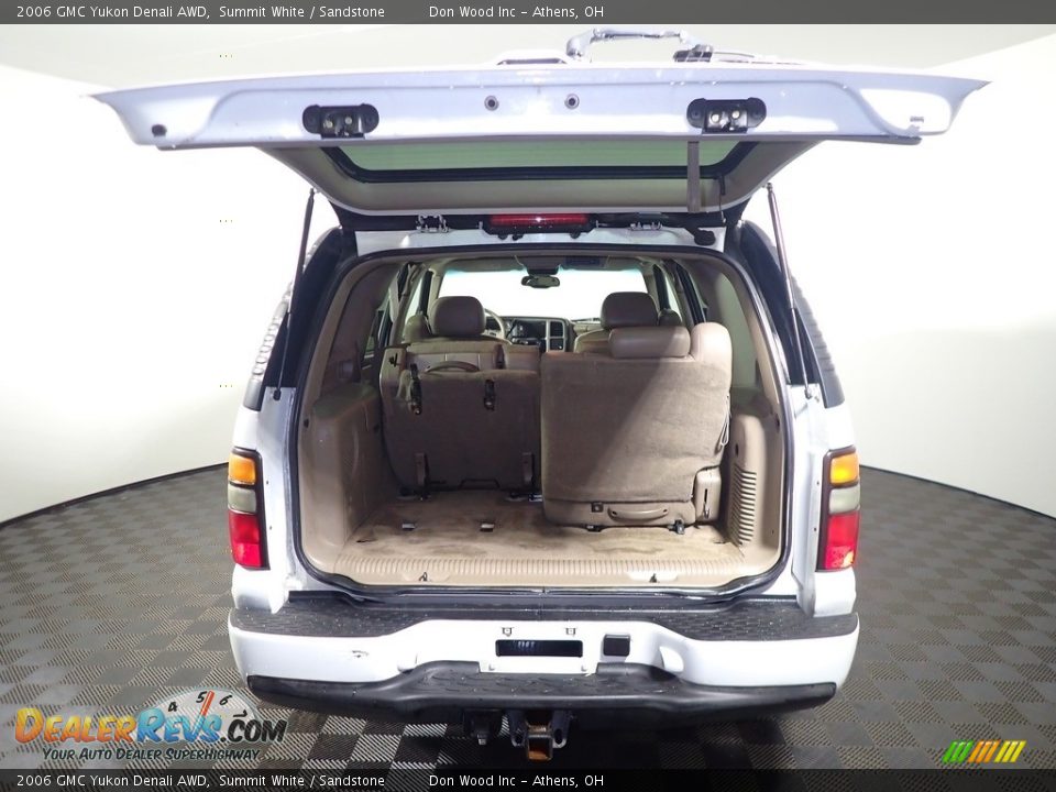 2006 GMC Yukon Denali AWD Summit White / Sandstone Photo #16