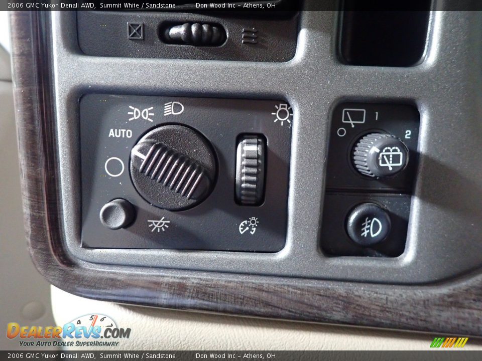 2006 GMC Yukon Denali AWD Summit White / Sandstone Photo #33