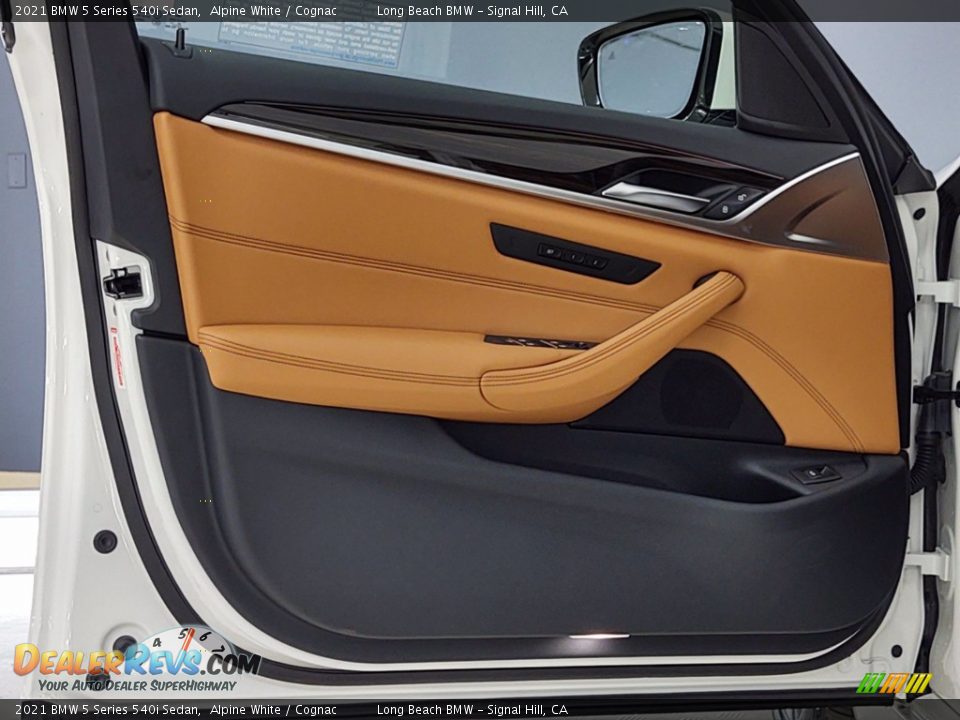 Door Panel of 2021 BMW 5 Series 540i Sedan Photo #5