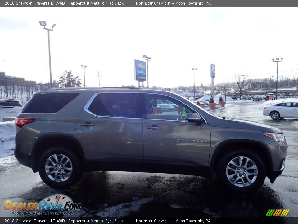 2018 Chevrolet Traverse LT AWD Pepperdust Metallic / Jet Black Photo #10