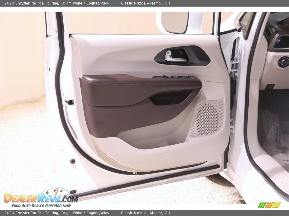 2020 Chrysler Pacifica Touring Bright White / Cognac/Alloy Photo #4